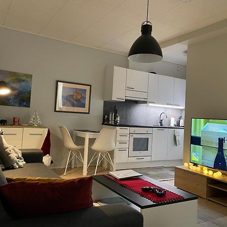 רובניימי Cozy Studio In The City Center מראה חיצוני תמונה