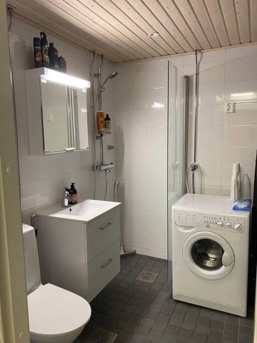 רובניימי Cozy Studio In The City Center מראה חיצוני תמונה