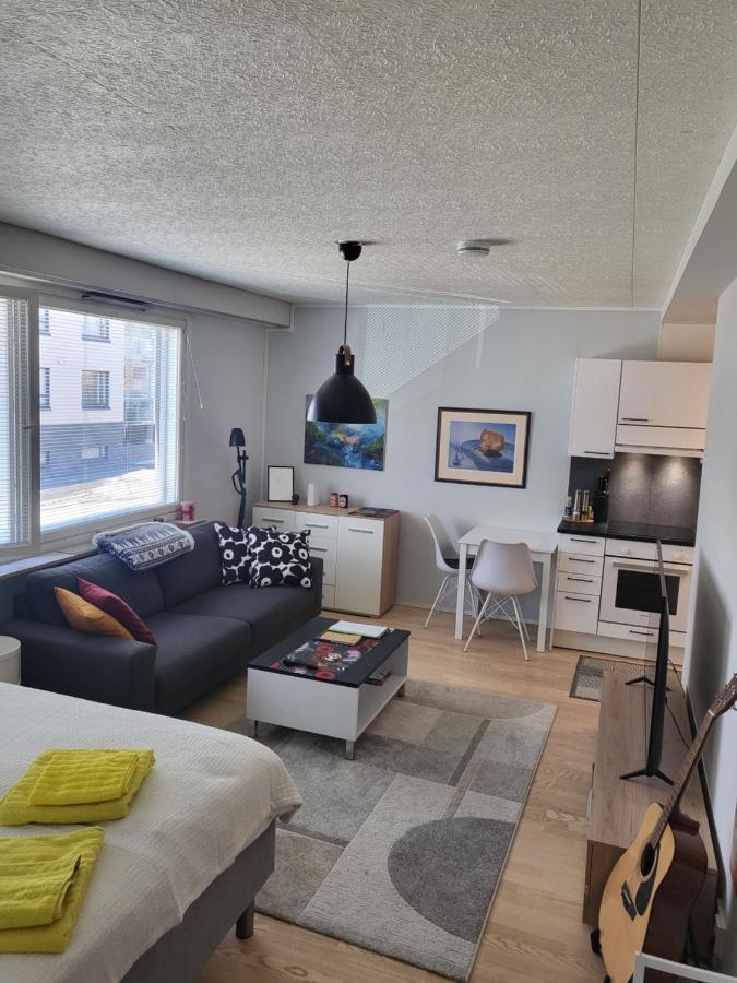 רובניימי Cozy Studio In The City Center מראה חיצוני תמונה