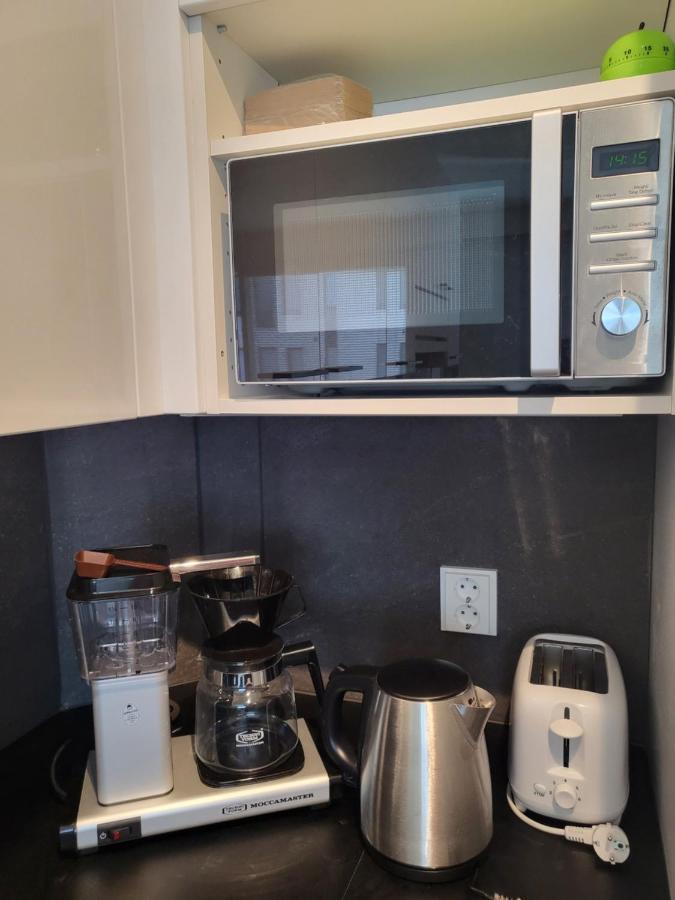 רובניימי Cozy Studio In The City Center מראה חיצוני תמונה