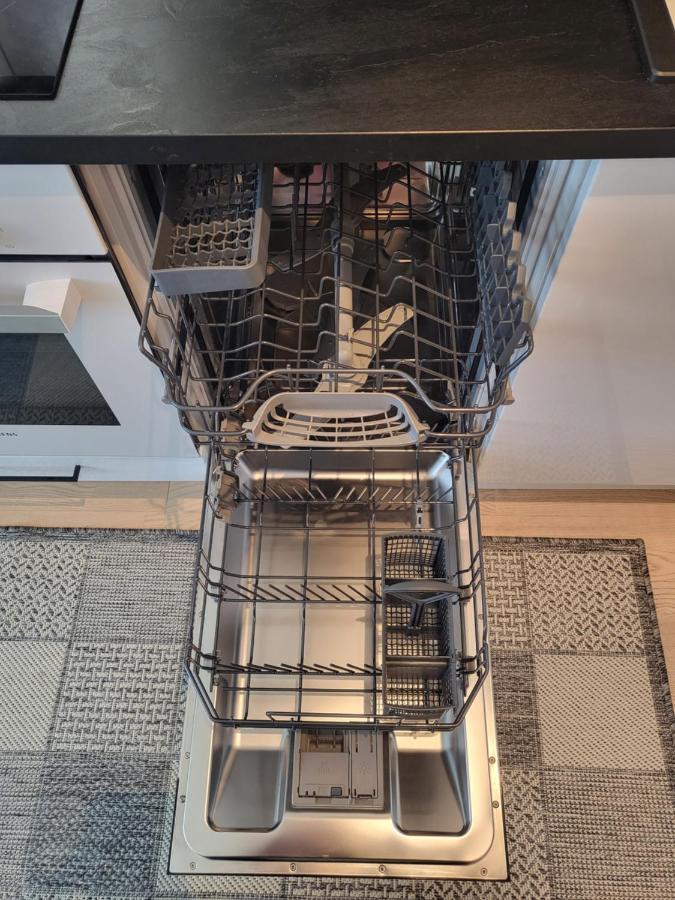 רובניימי Cozy Studio In The City Center מראה חיצוני תמונה