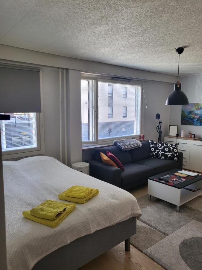רובניימי Cozy Studio In The City Center מראה חיצוני תמונה