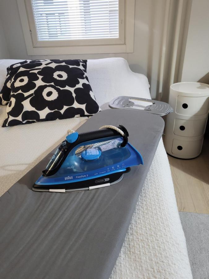 רובניימי Cozy Studio In The City Center מראה חיצוני תמונה